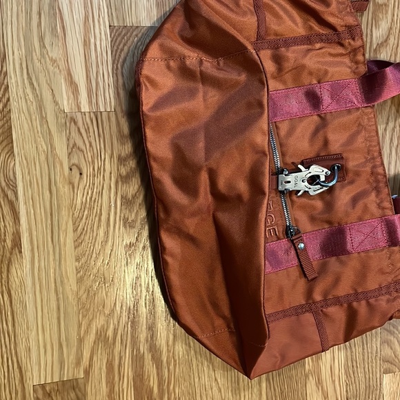 NWT George Gina & Lucy × Urban
Outfitters Bagflip Tote Bag - Picture 9 of 16